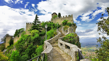 scenic Italy series - San Marino, view with castle - obrazy, fototapety, plakaty