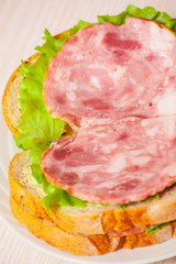 sandwich with ham