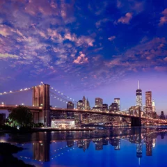 Gordijnen Brooklyn Bridge sunset New York Manhattan © lunamarina