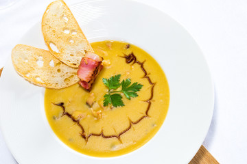 Pea and bacon soup