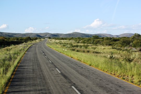 Straße zum Etosha Nationalpark - Namibia