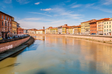 Fototapeta na wymiar L'Arno à Pise, Toscane, Italie