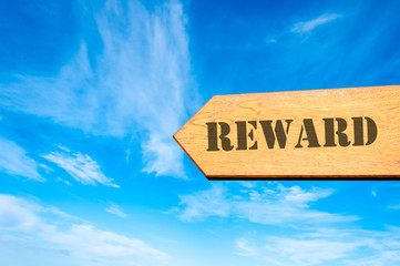 Arrow sign with Reward message