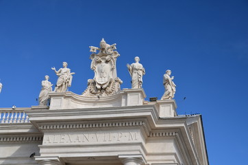 Fototapeta na wymiar Papal Coat of Arms, Saint Peter's Basilica, Rome