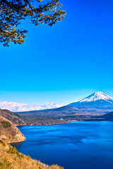 Naklejka na ściany i meble 千円札の富士山と本栖湖の風景