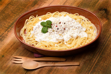 Fettuccine with ricotta cheese and pepper -