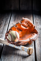 Vintage baseball glove and ball © shaiith