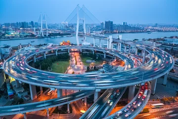 Fototapete Helix-Brücke Shanghai-Nanpu-Brücke in der Abenddämmerung