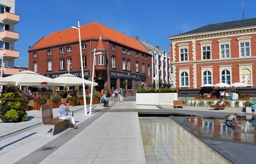 Platz mit Wasserspielen in Swinemünde - obrazy, fototapety, plakaty