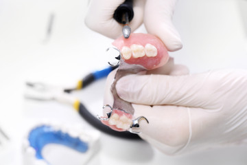 Proteza częściowa, stomatologia i protetyka