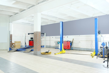 Image of a car repair garage