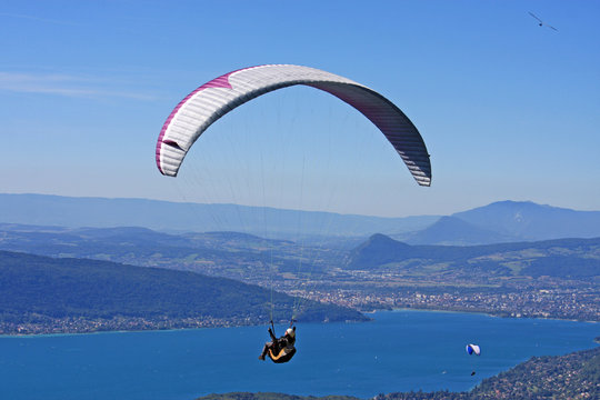 paraglider over Annecy lake