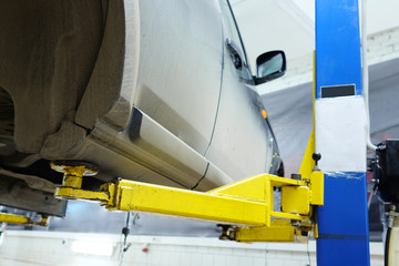 Image of a car repair garage