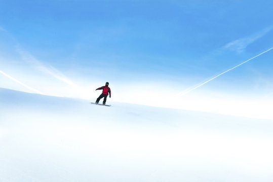 Snow boarder downhills