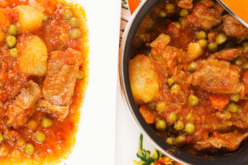 spezzatino di manzo con patate e piselli