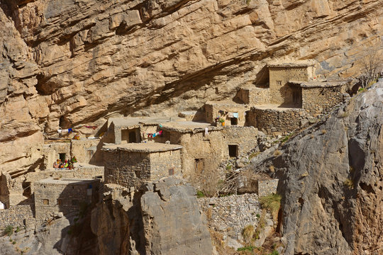 Jebel Akhdar Cliff Hamlet