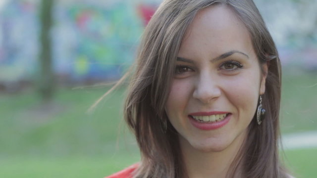 portrait of beautiful woman that is smiling - wellness - happiness - laugher - l