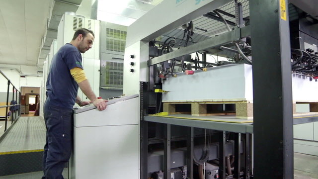 industrial printing of posters,newspapers,leafleats,magazines