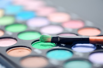Eye shadow palette
