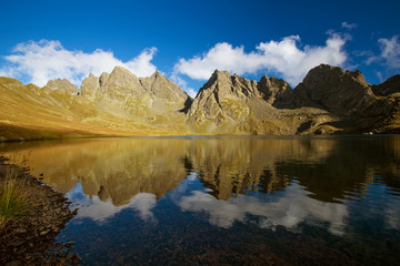 Fototapeta na wymiar Beautiful lake in Georgia mountains