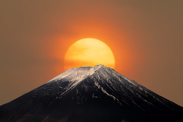Panele Szklane  Mt.Fuji ze słońcem za słońcem