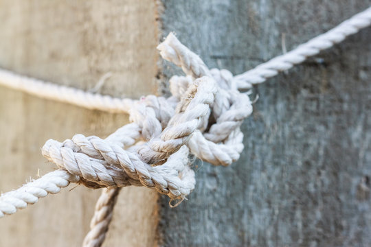 the knot of rope