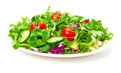 Frischer Salat, Salatteller, isoliert - 76657815