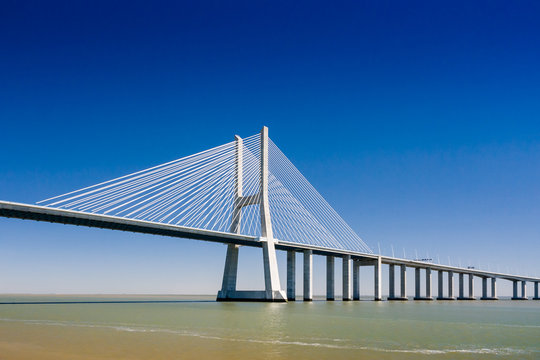 The Vasco da Gama Bridge in Portugal © Digitalsignal