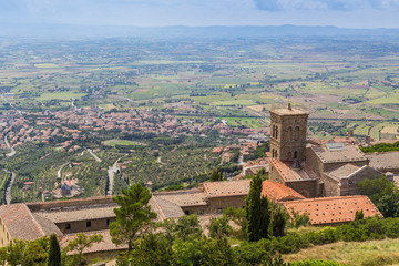 Fototapeta na wymiar medieval town Cortona in Tuscany, Italy