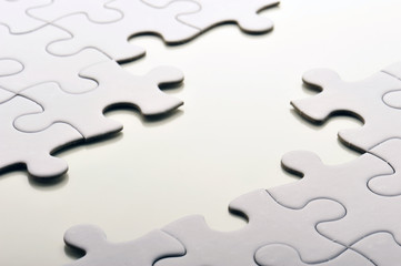 白いジグソーパズルの組み合わせ