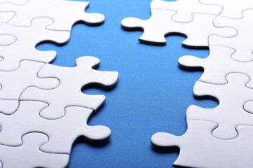 Obraz premium 白いジグソーパズルの組み合わせ