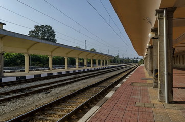 Fototapeta premium Railway platform of railway station Ruse