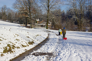 Kinder Schlitten Schnee Querformat