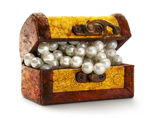 Treasure chest with white pearl