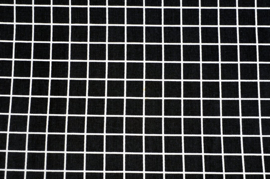Tissu noir quadrill&eacute; en blanc