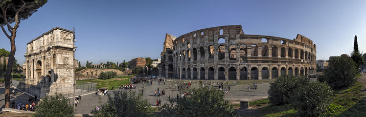 Rom Colosseum und  Konstantinsbogen