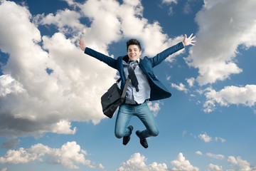 Man jumping for joy - obrazy, fototapety, plakaty