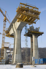 Fototapeta na wymiar building a highway bridge