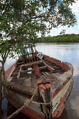 Fototapeta na wymiar Old wooden boat in Krabi, Thailand