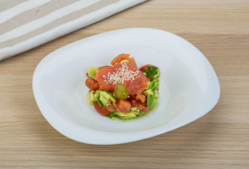 Salad with salmon and avocado