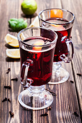 Mulled wine in the glasses