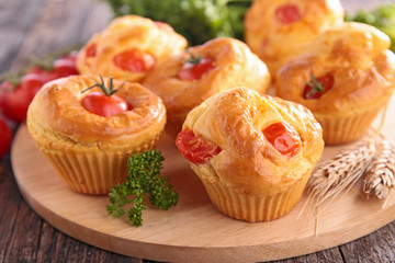 tomato muffin