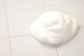 バスタイムイメージ―バスルームの泡