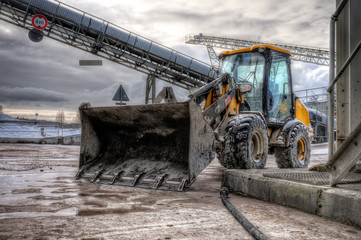 radlader mit schnee