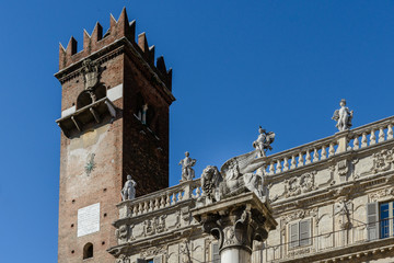 Fototapeta na wymiar Verona, torre 2