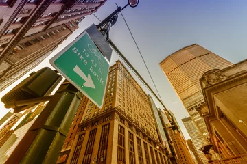 Papier Peint photo autocollant New York Superbe horizon de New York vu du niveau de la rue