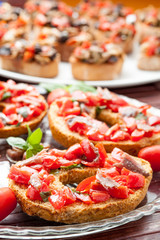 Friselle al pomodoro e basilico