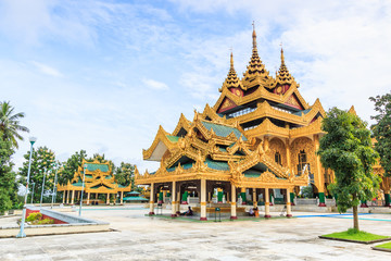 Fototapeta premium Kyauk Taw Gyi pagoda in Yangon, Myanmar