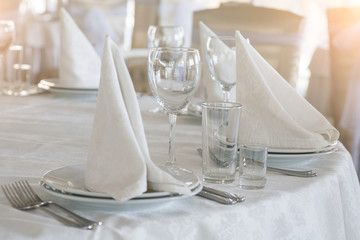BANQUET TABLE