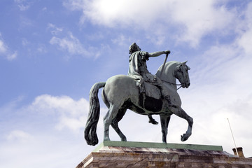 Fototapeta na wymiar Equestrian Statue of Frederik V on Amalienborg Palace Square